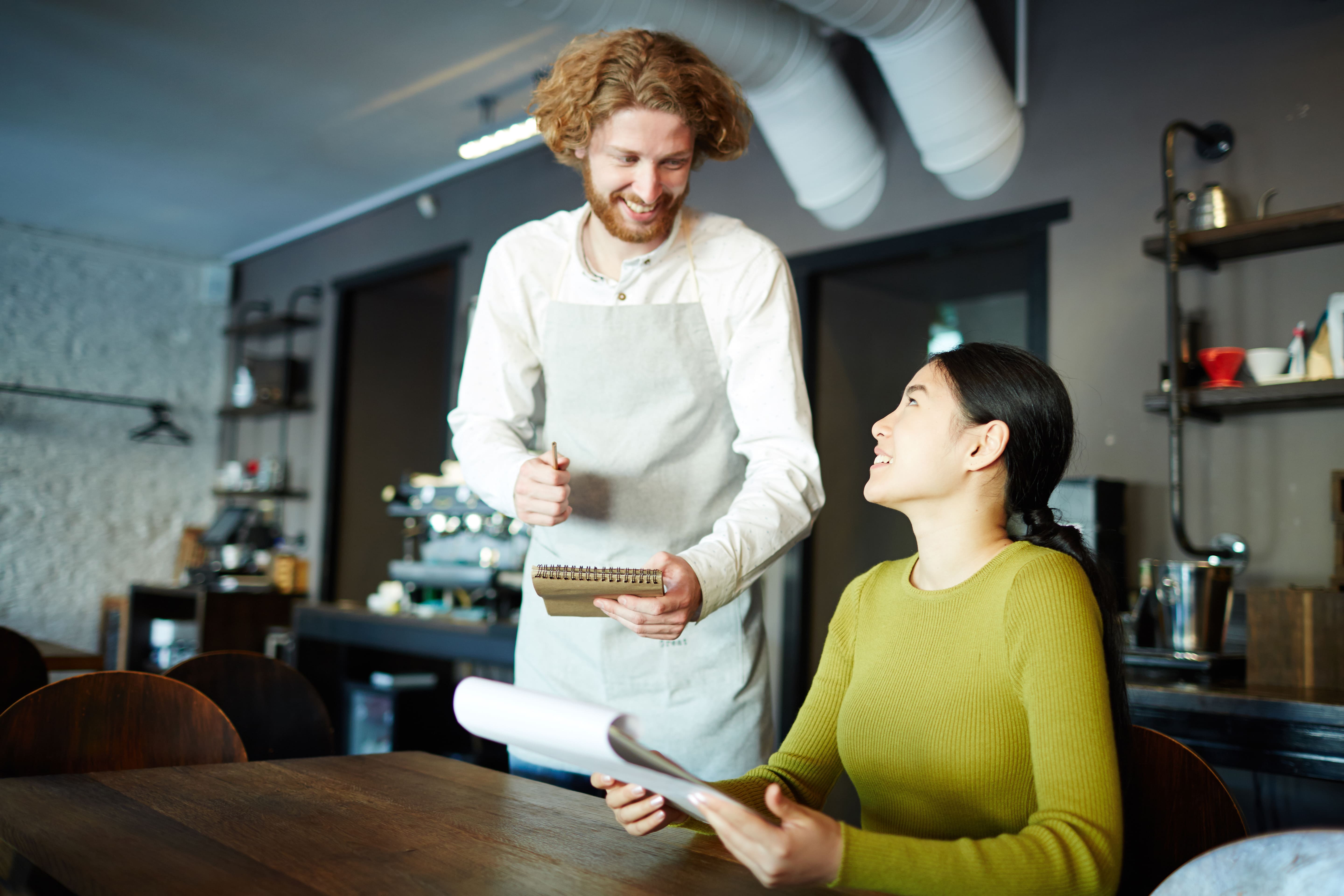 Atendimento ao Cliente na Gastronomia: Dicas Práticas Para Encantar, Fidelizar e Vender Mais
